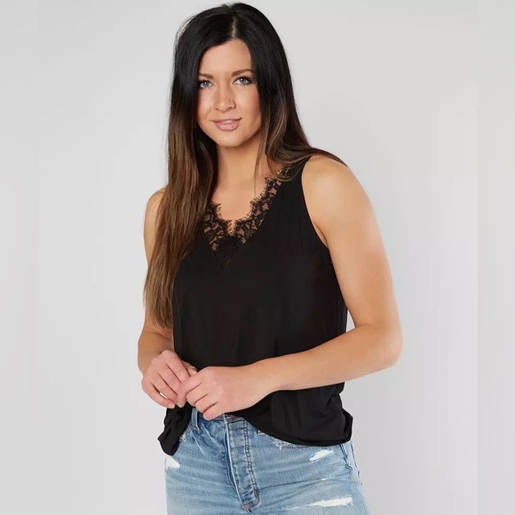Daytrip Tops - Daytrip Eyelash Lace Tank Top FROM THE BUCKLE in SIZE XLarge LIKE NEW